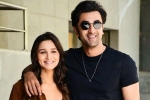 Brahmastra, Ranbir Kapoor, alia bhatt flaunts her baby bump, Darling