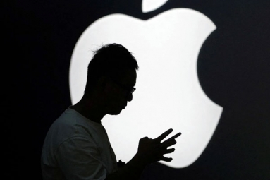 Apple Cuts App Store Commission in China
