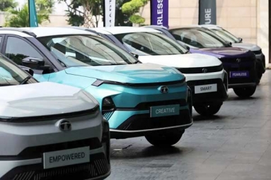 Five Premium Electric SUVs Under Rs 30 Lakh Five Premium Electric SUVs Under Rs 30 Lakh