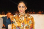 Rakul Preet Singh glamorous, Ramcharan, rakul trending for her glamorous acts, Promos
