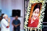 sushma swaraj narendra modi relationship, Narendra Modi paying tribute to sushma swaraj, sushma swaraj transformed mea narendra modi, Traditions