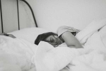 oversleeping headache, oversleeping causes, 6 dangerous side effects of oversleeping, Sleeping hours