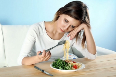 Excess Calorie Cutting can make you Depressed