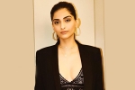 Sonam Kapoor pictures, Sonam Kapoor updates, sonam flaunts off her curves, Cleavage