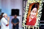 Narendra Modi paying tribute to sushma swaraj, narendra modi and sushma swaraj, sushma swaraj transformed mea narendra modi, Sushma swaraj